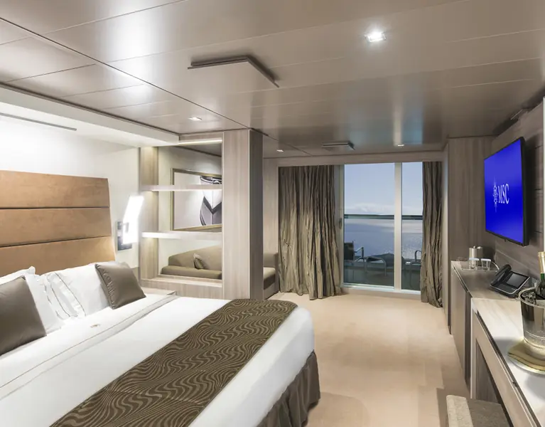 MSC Yacht Club Deluxe Suite ( Module 25 sqm - Balcony 8 sqm - Decks 16-19 )