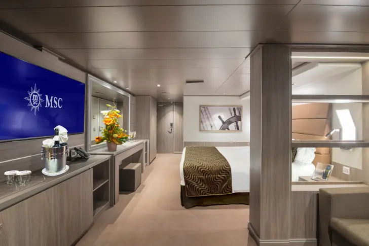 MSC Yacht Club Deluxe Suite ( Module 25 sqm - Balcony 8 sqm - Decks 16-19 )